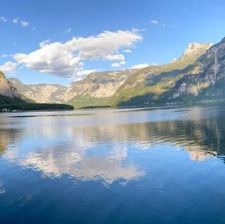 Am Hallstattersee Im Sarstein *