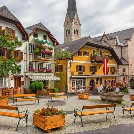 Am Hallstattersee Im Sarstein Daire Obertraun